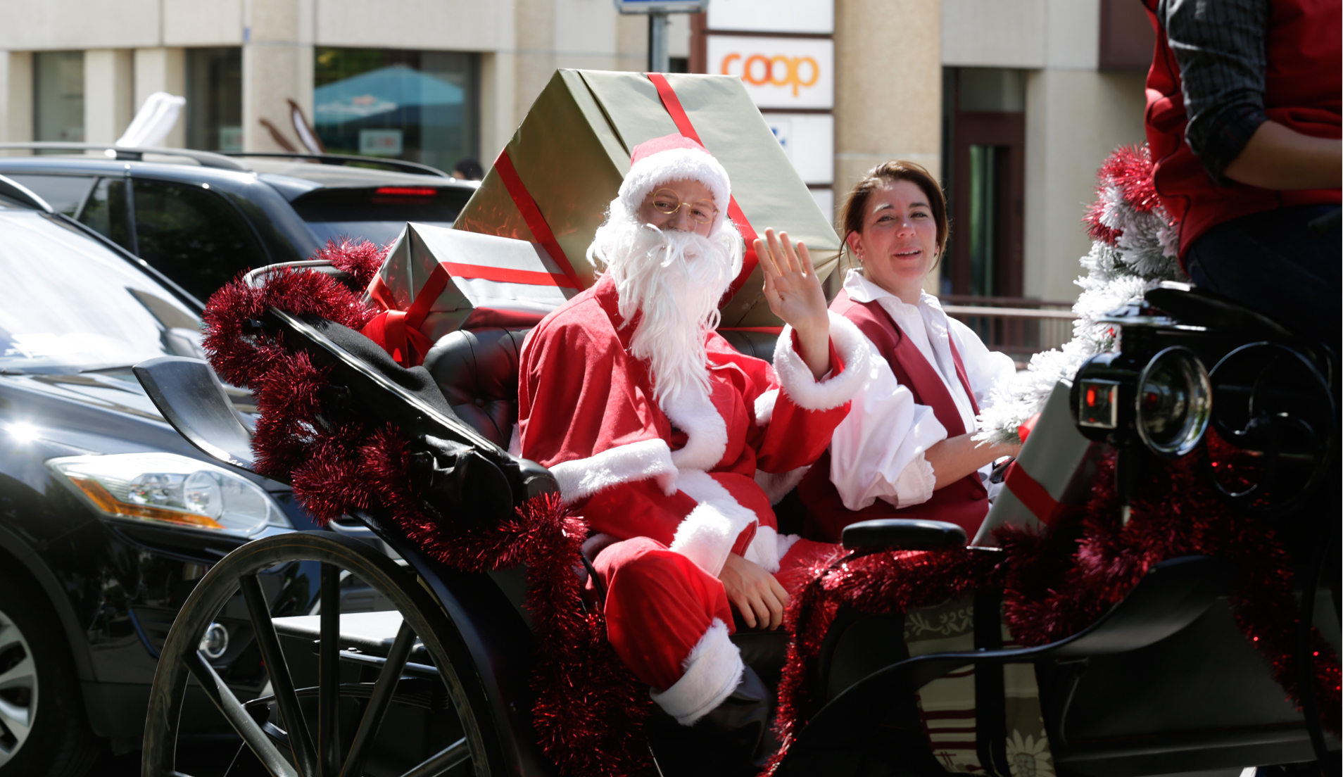 Guérilla marketing "Objets encombrants" 5 Guérilla marketing le Père Noël dans les rues de Vernier