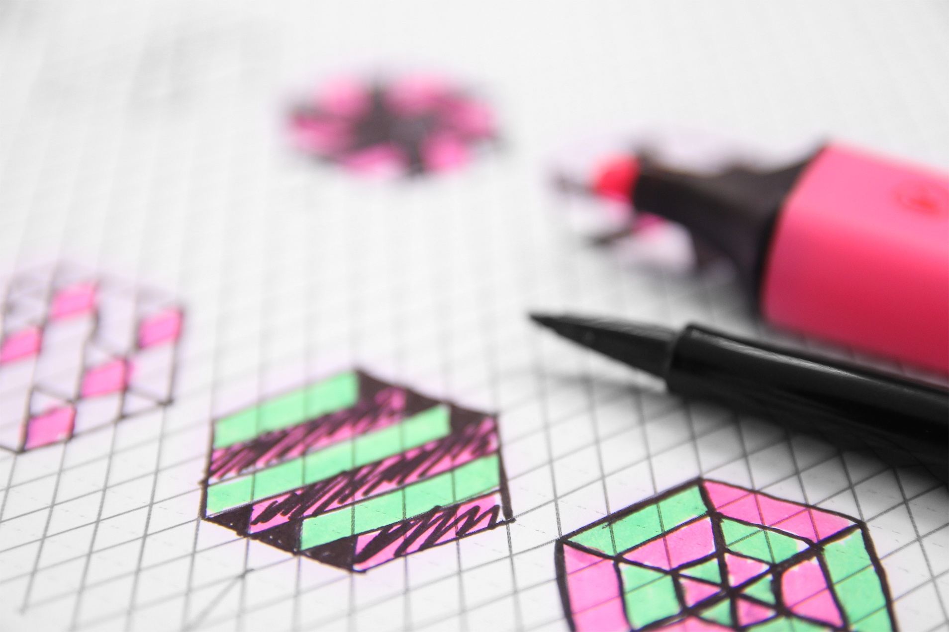 Développement d’un nouveau branding pour Avenir bâtiment 4 Dessins des logos