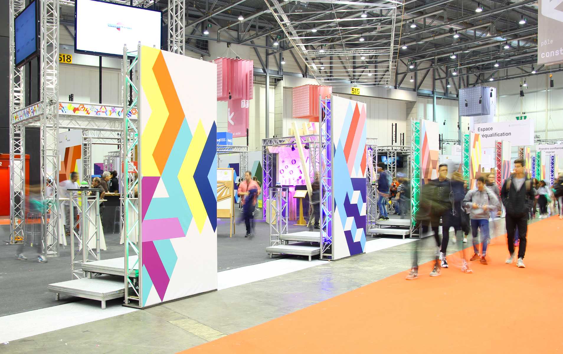 Développement d’un nouveau branding pour Avenir bâtiment 20 Vue d'ensemble du nouveau branding appliqué au stand Avenir Bâtiment