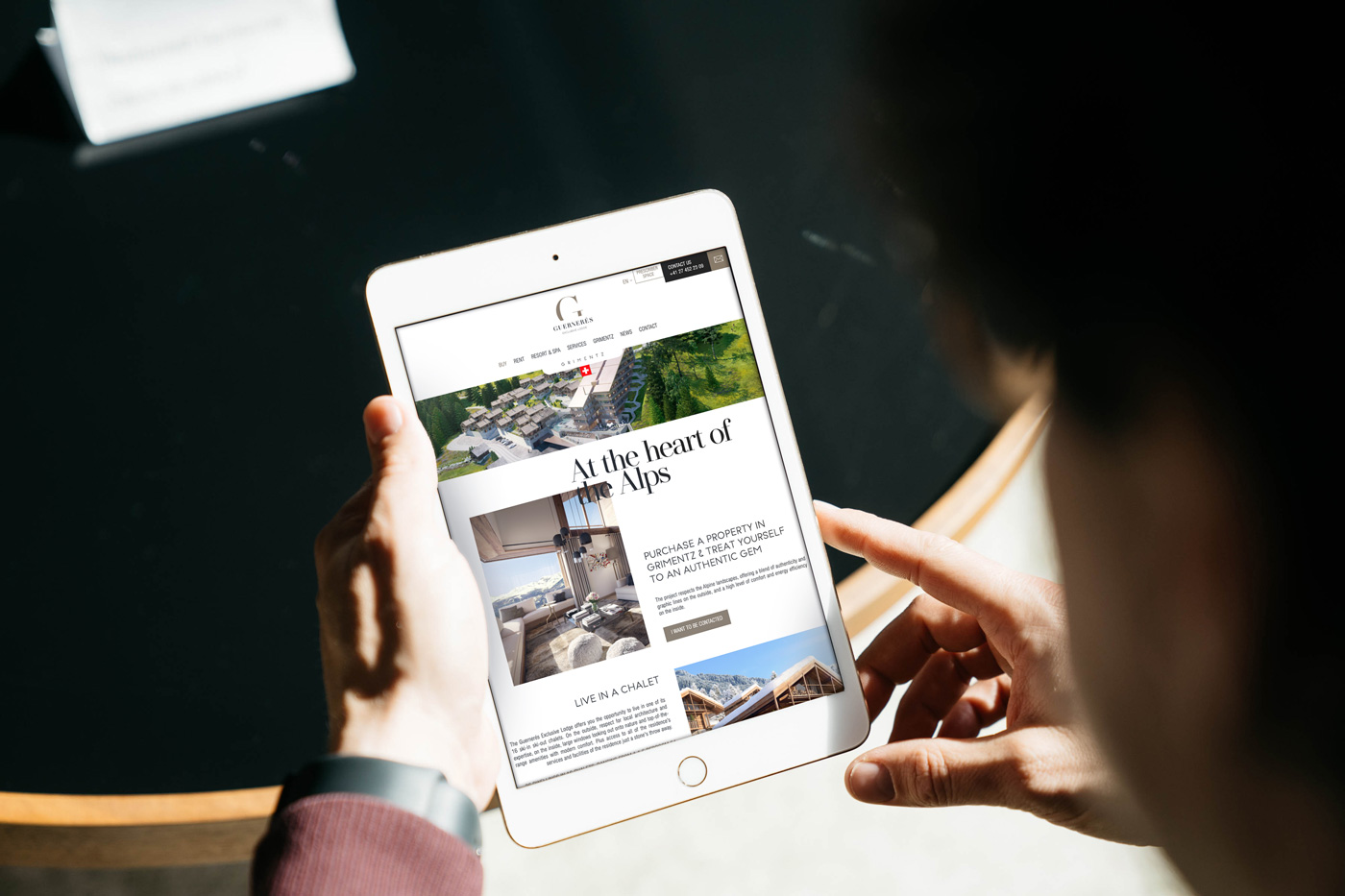 Campagne digitale pour des chalets de luxe à Grimentz 6 Tablet vertical immobilier